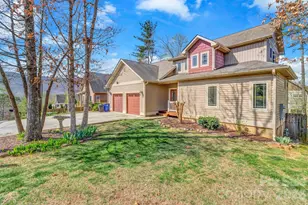 122 Craggy St, Black Mountain, NC 28711 - Photo 2