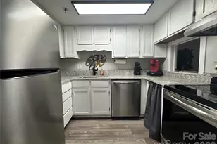 315 Spruce Street N, Winston Salem, NC 27101 - Photo 2