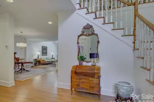 8905 Challis Hill Ln, Charlotte, NC 28226 - Photo 4