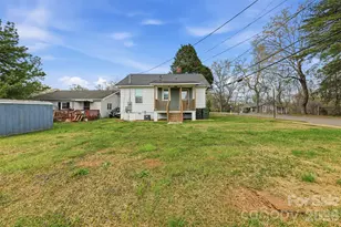 621 E A St, Newton, NC 28658 - Photo 30