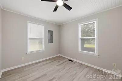 621 E A Street, Newton, NC 28658 - Photo 24