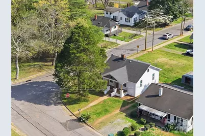 621 E A Street, Newton, NC 28658 - Photo 8