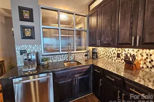 333 W Trade St, Charlotte, NC 28202 - Photo 8