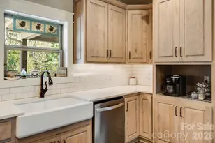 319 Morning Air Ln, Hendersonville, NC 28792 - Photo 16