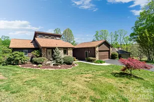 3104 Cove Loop Rd, Hendersonville, NC 28739 - Photo 4
