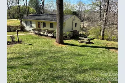 624 Broadway Street NW, Lenoir, NC 28645 - Photo 2