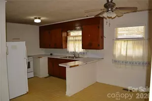 624 Broadway St NW, Lenoir, NC 28645 - Photo 8