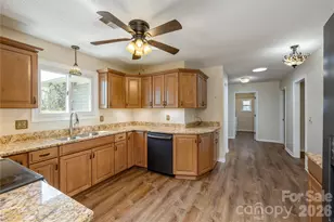 176 Derbyshire Dr, Hendersonville, NC 28792 - Photo 12