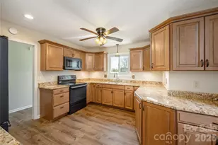 176 Derbyshire Dr, Hendersonville, NC 28792 - Photo 14