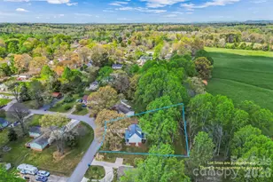 1548 Castell Ln, Hickory, NC 28601 - Photo 32