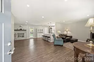 3724 Cobbleridge Dr, Charlotte, NC 28215 - Photo 4