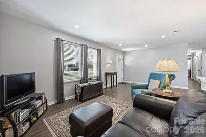 3724 Cobbleridge Drive, Charlotte, NC 28215 - Photo 12