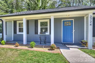 3724 Cobbleridge Dr, Charlotte, NC 28215 - Photo 2