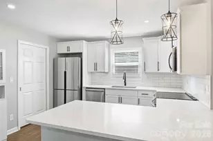 3724 Cobbleridge Dr, Charlotte, NC 28215 - Photo 18