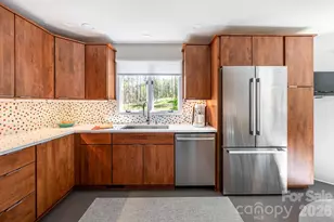 1002 Timber Ln, Asheville, NC 28804 - Photo 14
