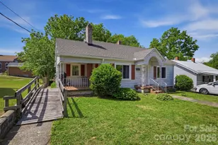 117 3rd Ave SW, Hickory, NC 28602 - Photo 2