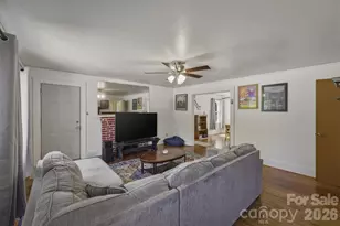 117 3rd Ave SW, Hickory, NC 28602 - Photo 8