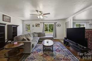 117 3rd Ave SW, Hickory, NC 28602 - Photo 10