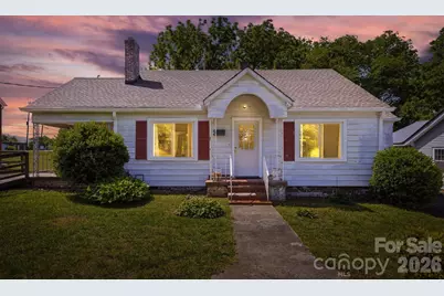117 3rd Avenue SW, Hickory, NC 28602 - Photo 1