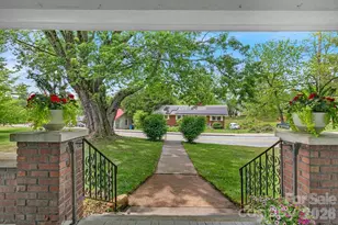 41 Harrison St, Canton, NC 28716 - Photo 6