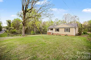 2528 Burkholder Rd, Charlotte, NC 28214 - Photo 2