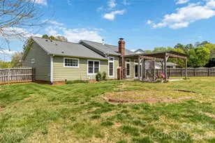 12100 Landing Green Dr, Charlotte, NC 28277 - Photo 28