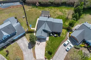 12100 Landing Green Dr, Charlotte, NC 28277 - Photo 36