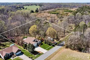 3041 Peachtree Street Ext, Claremont, NC 28610 - Photo 2