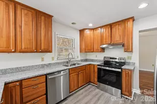 11140 Painted Tree Rd, Charlotte, NC 28226 - Photo 10