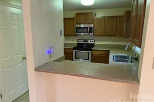 3200 Selwyn Farms Ln, Charlotte, NC 28209 - Photo 12