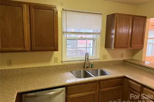 3200 Selwyn Farms Ln, Charlotte, NC 28209 - Photo 14