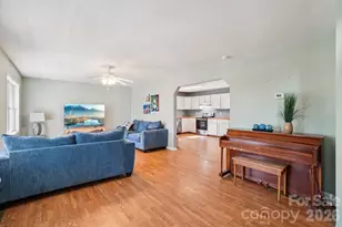 153 Hudson St, Asheville, NC 28806 - Photo 6