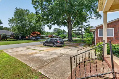 1632 Madison Avenue, Charlotte, NC 28216 - Photo 10