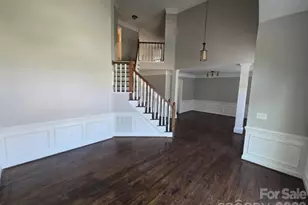 9011 Coleshire Ct, Charlotte, NC 28269 - Photo 2