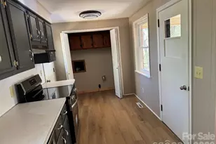 4424 Back Creek Church Rd, Charlotte, NC 28213 - Photo 8