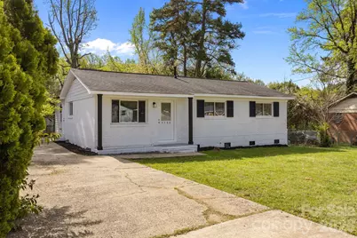 9300 Edgevale Drive, Charlotte, NC 28216 - Photo 16