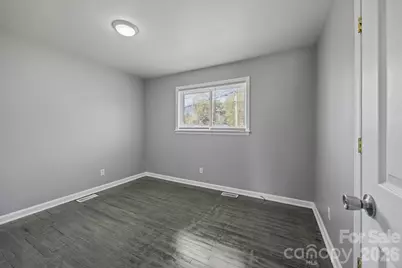 9300 Edgevale Drive, Charlotte, NC 28216 - Photo 12