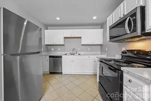 9300 Edgevale Dr, Charlotte, NC 28216 - Photo 6