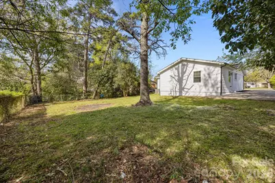 9300 Edgevale Drive, Charlotte, NC 28216 - Photo 18