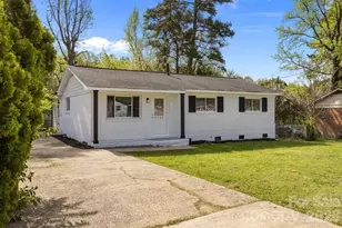 9300 Edgevale Dr, Charlotte, NC 28216 - Photo 14