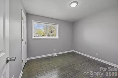 9300 Edgevale Drive, Charlotte, NC 28216 - Photo 10