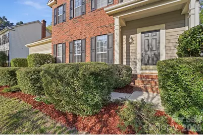 8721 Woodcock Lane, Charlotte, NC 28216 - Photo 2