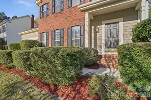 8721 Woodcock Ln, Charlotte, NC 28216 - Photo 2