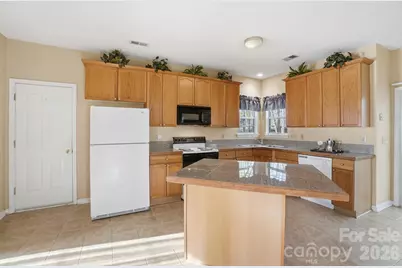 8721 Woodcock Lane, Charlotte, NC 28216 - Photo 8