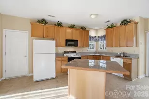 8721 Woodcock Ln, Charlotte, NC 28216 - Photo 8