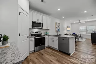 3212 Butler Hl Dr, Matthews, NC 28105 - Photo 4