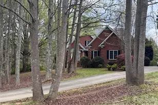 6208 Highview Rd, Matthews, NC 28104 - Photo 4