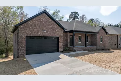 906 4th Street NE, Conover, NC 28613 - Photo 2