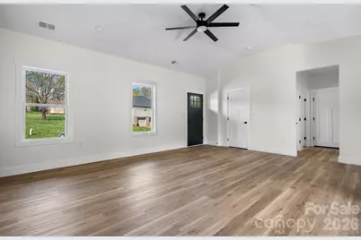 906 4th Street NE, Conover, NC 28613 - Photo 18