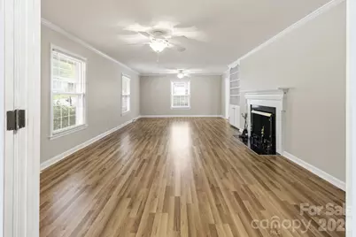 607 12th Avenue NE, Hickory, NC 28601 - Photo 10
